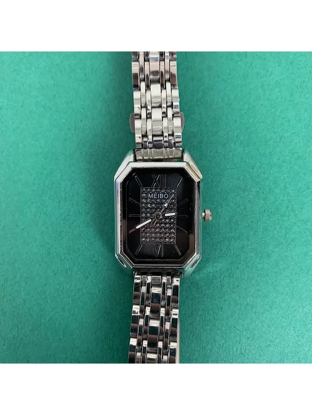 Y2k 2000s vintage style Silver Classy Black Face Rectangular Quartz Watch